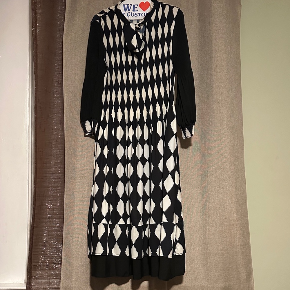 Black and White Geometric Dress